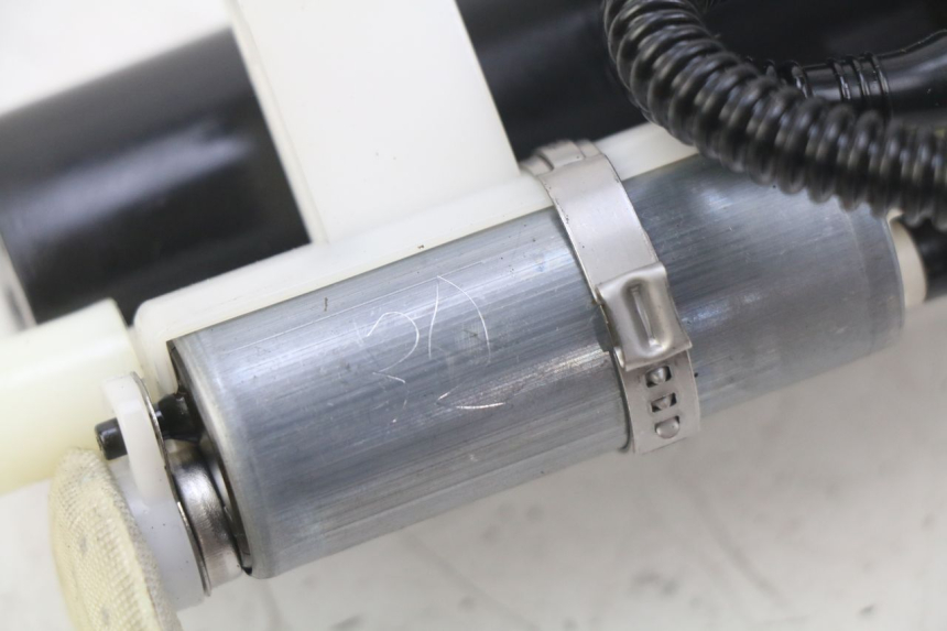 photo de POMPE A ESSENCE PEUGEOT SATELIS COMPRESSOR K15 125 (2006 - 2009) - Détail de la pièce