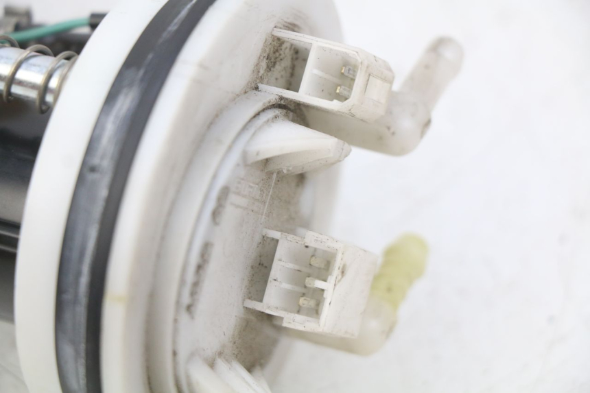 photo de POMPE A ESSENCE PEUGEOT SATELIS COMPRESSOR K15 125 (2006 - 2009) - Gros plan technique