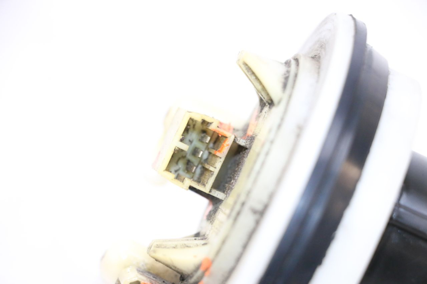 photo de POMPE A ESSENCE PEUGEOT SATELIS COMPRESSOR K15 125 (2006 - 2009) - Gros plan technique