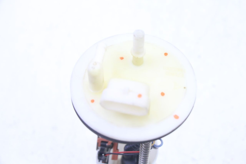 photo de POMPE A ESSENCE PEUGEOT SATELIS 125 (2013 - 2018) - Autre angle de vue