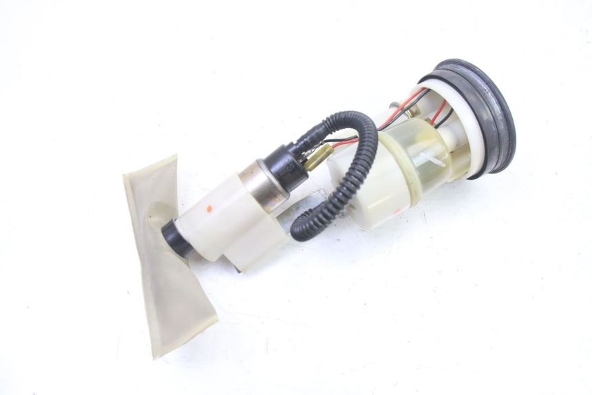 photo de POMPE A ESSENCE PEUGEOT SATELIS 250 (2006 - 2012) - Gros plan technique