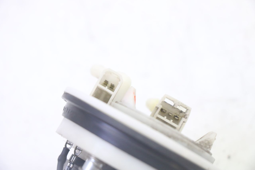 photo de POMPE A ESSENCE PEUGEOT SATELIS 125 (2010 - 2012) - Zoom état d’usage