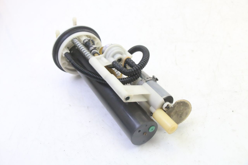 photo de POMPE A ESSENCE PEUGEOT SATELIS 125 (2010 - 2012) - Gros plan technique