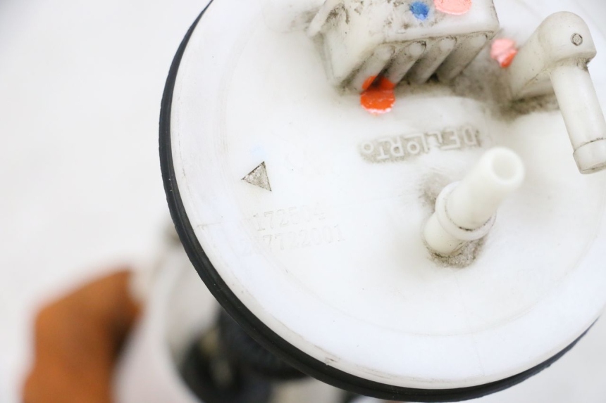 photo de POMPE A ESSENCE PEUGEOT SATELIS 125 (2013 - 2018) - Gros plan technique