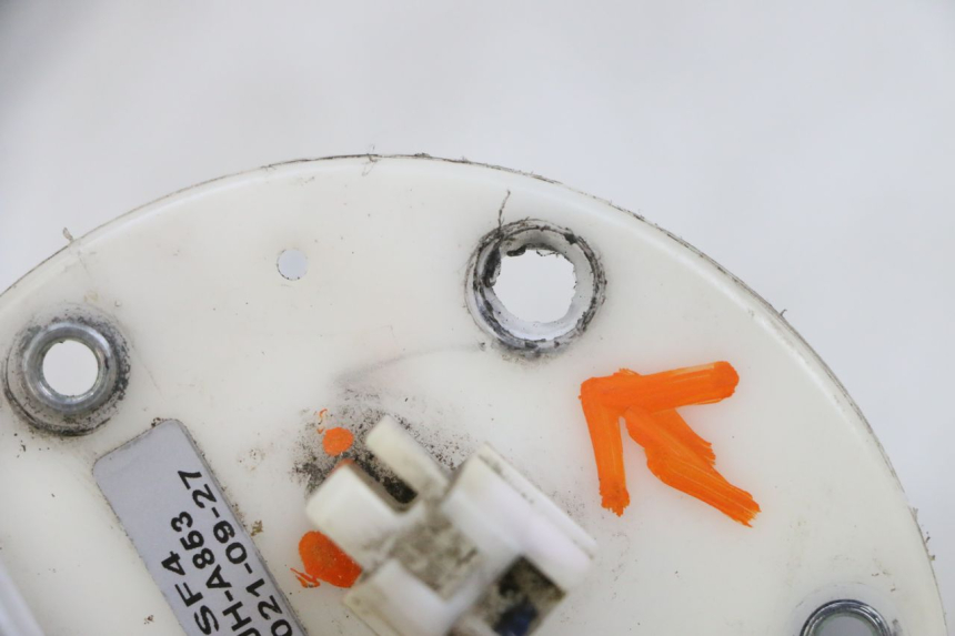 photo de POMPE A ESSENCE PEUGEOT SPEEDFIGHT 4 4T EFI 50 (2021 - 2025) - Zoom état d’usage