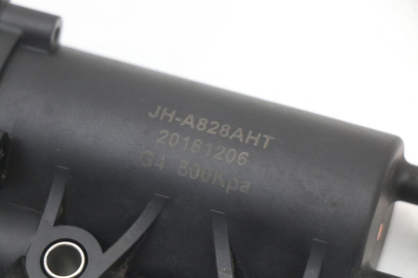 photo de POMPE A ESSENCE PEUGEOT STREETZONE I 2T 50 (2018 - 2020) - Vue d’ensemble