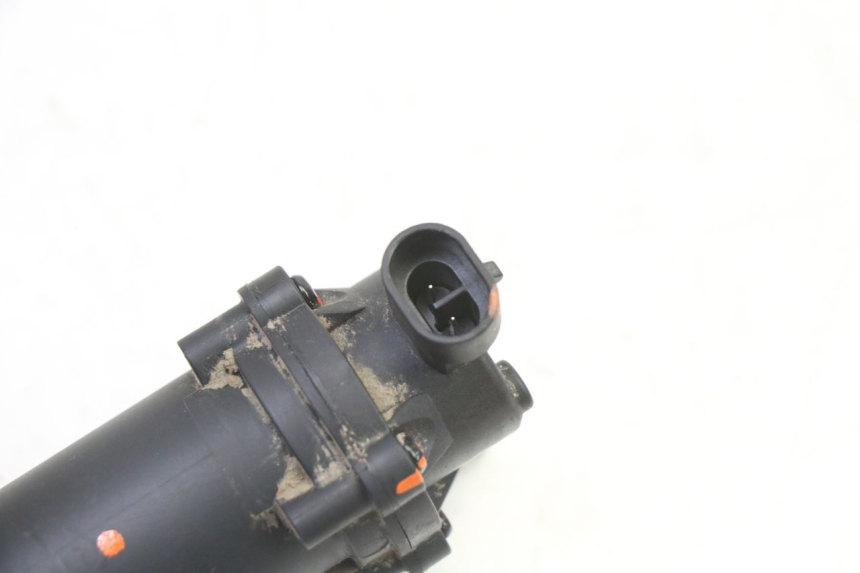 photo de POMPE A ESSENCE PEUGEOT STREETZONE I NAKED 2T 50 (2018 - 2020) - Gros plan technique