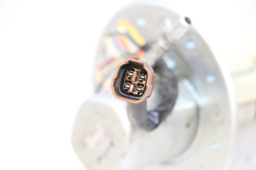 photo de POMPE A ESSENCE SUZUKI SV S 650 (2003 - 2009) - Détail de la pièce