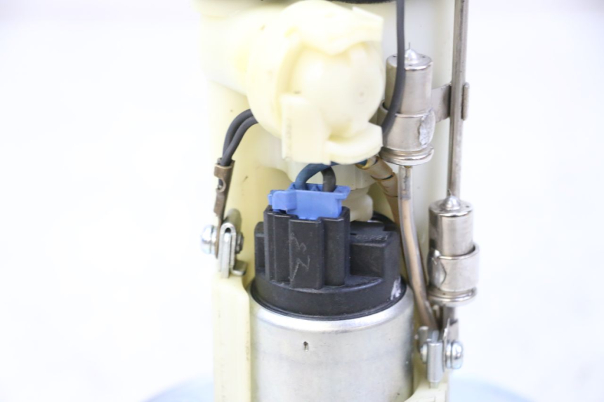 photo de POMPE A ESSENCE SUZUKI SV S 650 (2003 - 2009) - Points de fixation