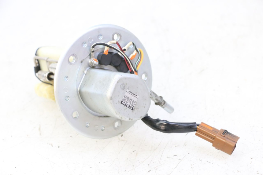 photo de POMPE A ESSENCE SUZUKI SV S 650 (2003 - 2009) - Marquages et références