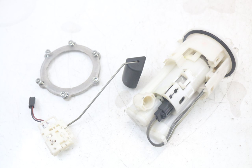 photo de POMPE A ESSENCE YAMAHA TDM ABS 900 (2002 - 2014) - Vue principale