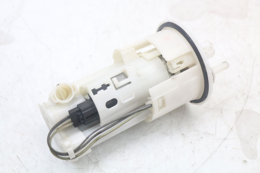 photo de POMPE A ESSENCE YAMAHA TDM ABS 900 (2002 - 2014) - Vue d’ensemble