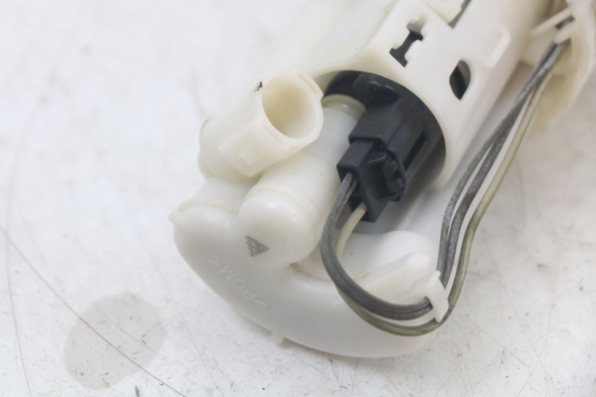 photo de POMPE A ESSENCE YAMAHA TDM ABS 900 (2002 - 2014) - Points de fixation