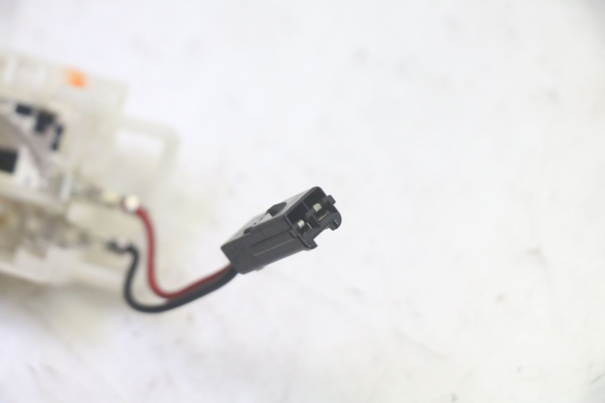 photo de POMPE A ESSENCE YAMAHA TDM ABS 900 (2002 - 2014) - Marquages et références