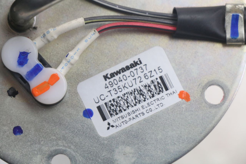 photo de POMPE A ESSENCE KAWASAKI VERSYS ABS 650 (2015 - 2018) - Vue d’ensemble