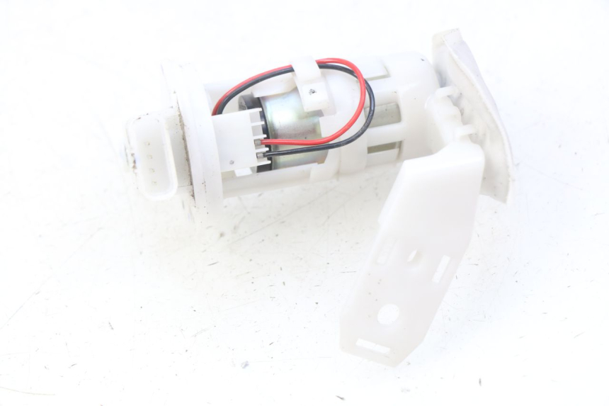 photo de POMPE A ESSENCE PIAGGIO VESPA GTS IGET ABS 125 (2017 - 2023) - Vue principale