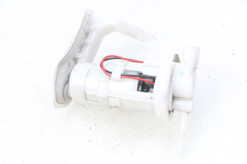 photo de POMPE A ESSENCE PIAGGIO VESPA GTS IGET ABS 125 (2017 - 2023) - Vue d’ensemble