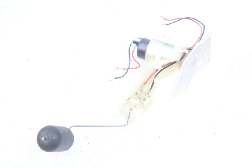 photo de POMPE A ESSENCE HONDA VISION NSC R 50 (2013 - 2015) - Gros plan technique