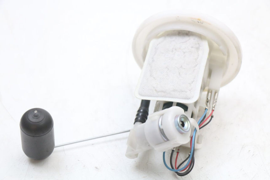 photo de POMPE A ESSENCE YAMAHA XMAX X-MAX ABS 125 (2017 - 2020) - Autre angle de vue