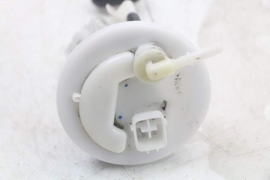 photo de POMPE A ESSENCE YAMAHA XMAX X-MAX ABS 125 (2017 - 2020) - Autre angle de vue