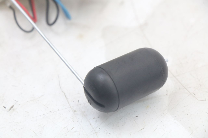 photo de POMPE A ESSENCE YAMAHA XMAX X-MAX ABS 125 (2017 - 2020) - Gros plan technique