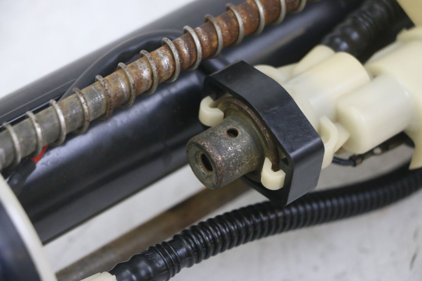 photo de POMPE A ESSENCE YAMAHA X-MAX XMAX 125 (2010 - 2013) - Zoom composants