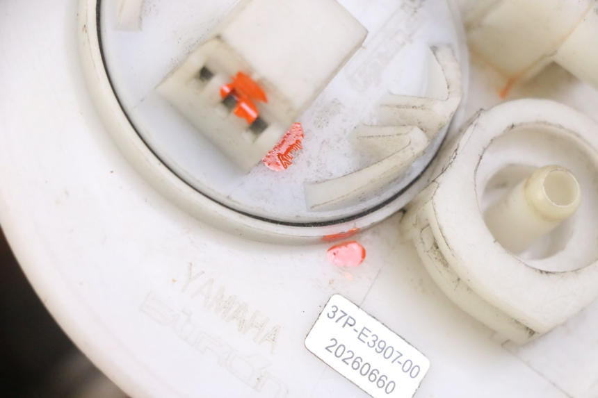 photo de POMPE A ESSENCE YAMAHA X-MAX XMAX 125 (2010 - 2013) - Gros plan technique