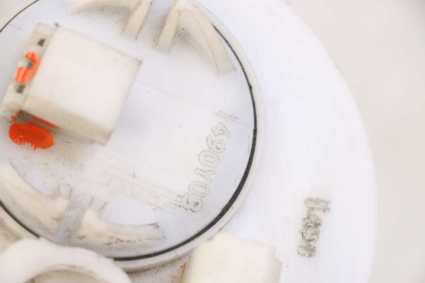 photo de POMPE A ESSENCE YAMAHA X-MAX XMAX 125 (2010 - 2013) - Vue d’ensemble