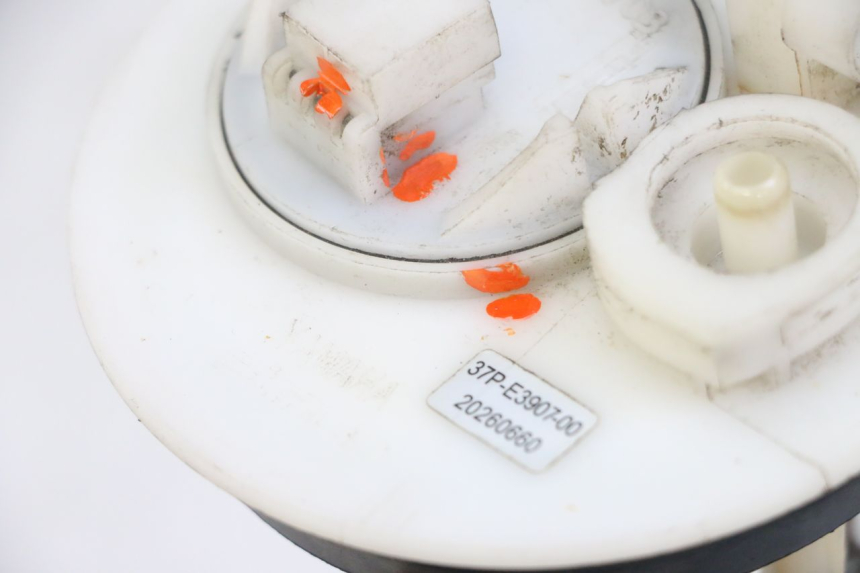 photo de POMPE A ESSENCE YAMAHA X-MAX XMAX 125 (2010 - 2013) - État de surface