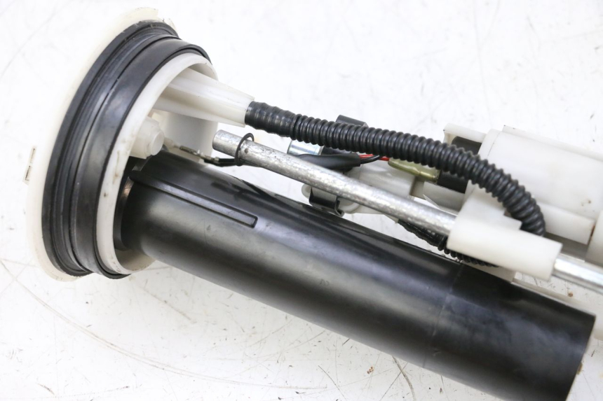 photo de POMPE A ESSENCE YAMAHA XMAX X-MAX 125 (2006 - 2009) - Zoom état d’usage