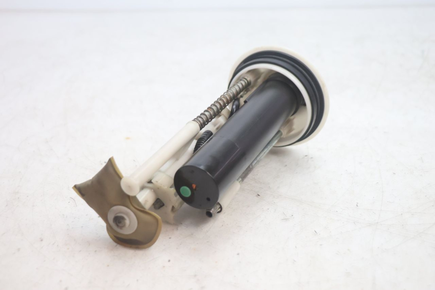 photo de POMPE A ESSENCE YAMAHA XMAX X-MAX 125 (2006 - 2009) - État de surface