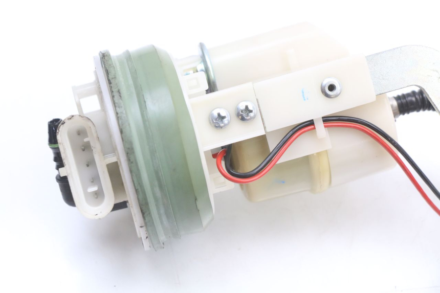 photo de POMPE A ESSENCE PIAGGIO X10 125 (2012 - 2017) - Zoom état d’usage