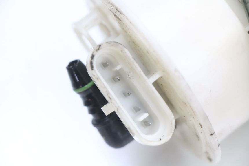 photo de POMPE A ESSENCE PIAGGIO X10 125 (2012 - 2017) - Points de fixation