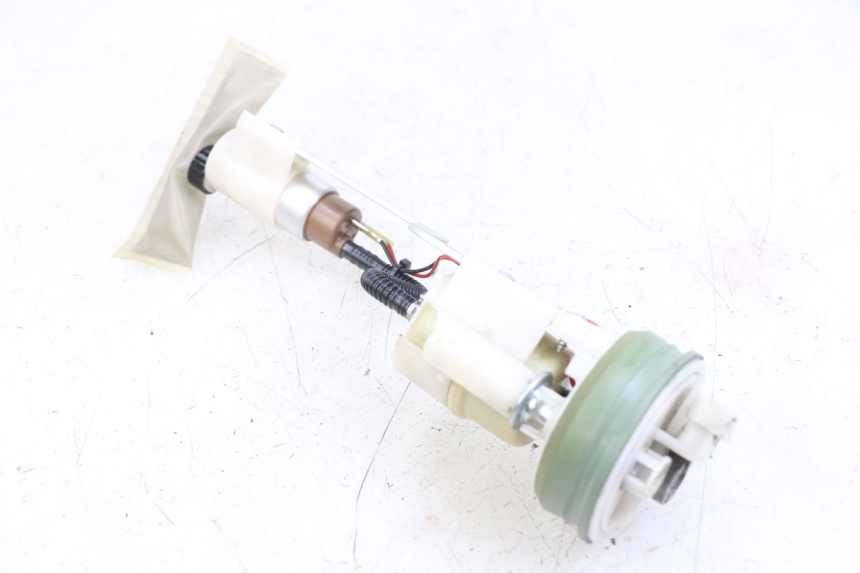 photo de POMPE A ESSENCE PIAGGIO X10 125 (2012 - 2017) - Zoom état d’usage