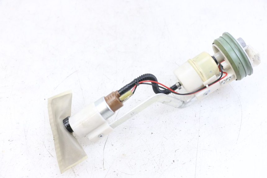 photo de POMPE A ESSENCE PIAGGIO X10 125 (2012 - 2017) - Gros plan technique