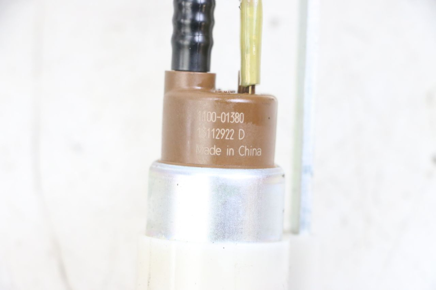 photo de POMPE A ESSENCE PIAGGIO X10 125 (2012 - 2017) - Vue d’ensemble