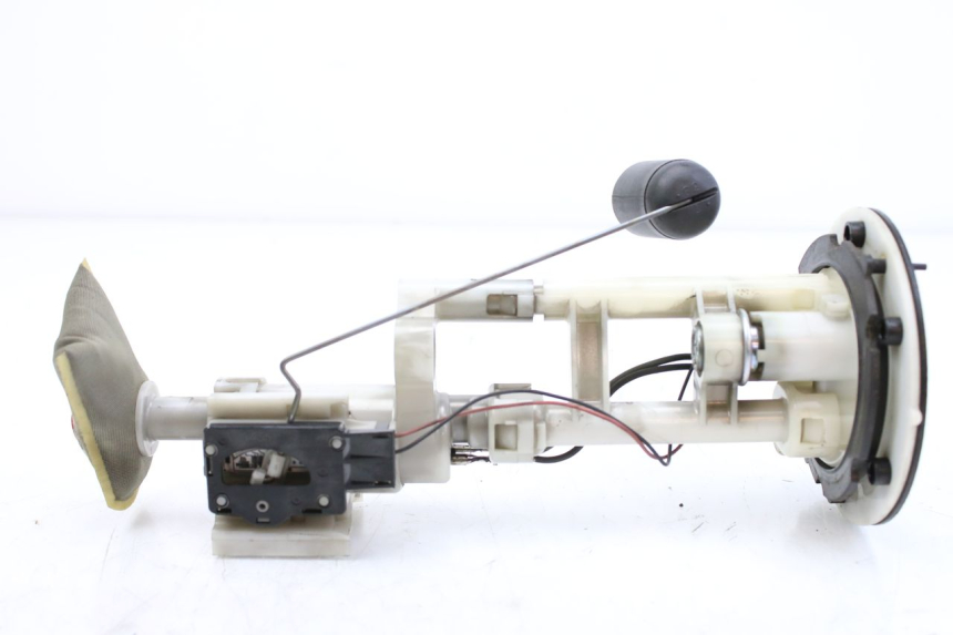 photo de POMPE A ESSENCE YAMAHA XP T-MAX TMAX ABS 500 (2004 - 2007) - Autre angle de vue