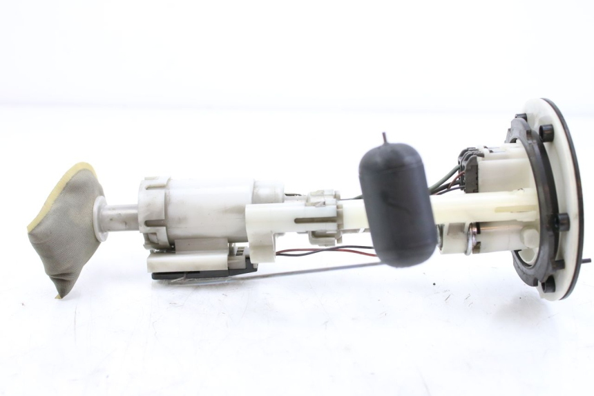 photo de POMPE A ESSENCE YAMAHA XP T-MAX TMAX ABS 500 (2004 - 2007) - Gros plan technique