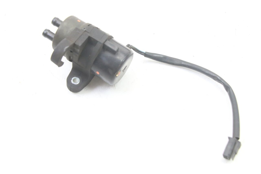 photo de POMPE A ESSENCE YAMAHA FZS FAZER 600 (2001 - 2003) - Gros plan technique