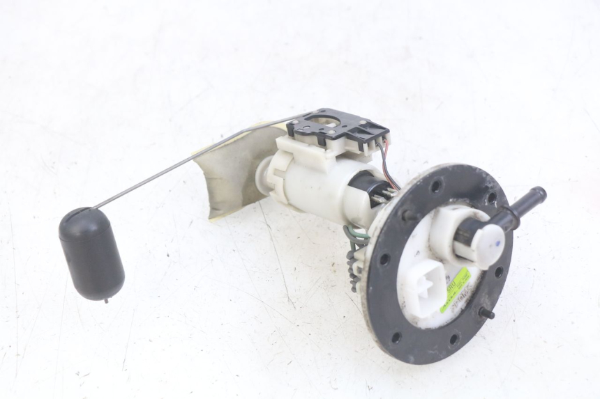 photo de POMPE A ESSENCE YAMAHA YP MAJESTY 400 (2004 - 2008) - Vue principale