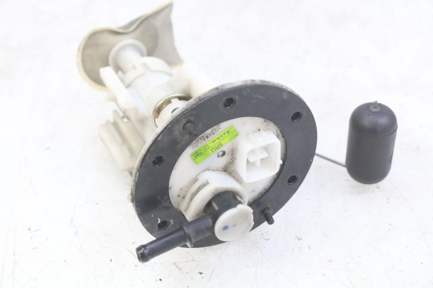 photo de POMPE A ESSENCE YAMAHA YP MAJESTY 400 (2004 - 2008) - Gros plan technique