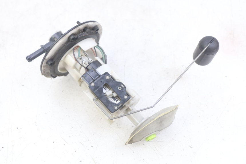 photo de POMPE A ESSENCE YAMAHA YP MAJESTY 400 (2004 - 2008) - Points de fixation