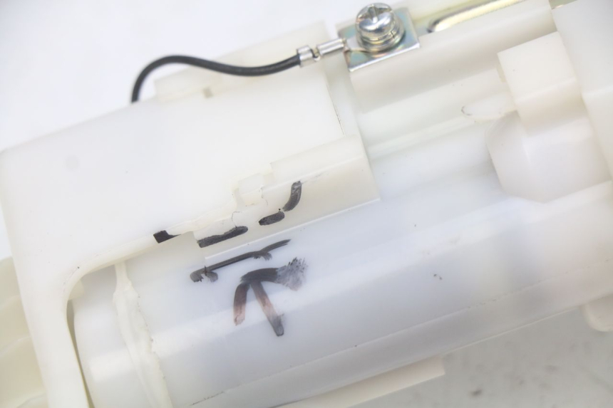 photo de POMPE A ESSENCE KAWASAKI Z 650 (2016 - 2019) - Autre angle de vue