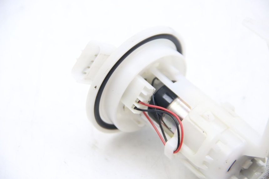 photo de POMPE A ESSENCE PIAGGIO ZIP 4T 50 (2018 - 2020) - Gros plan technique