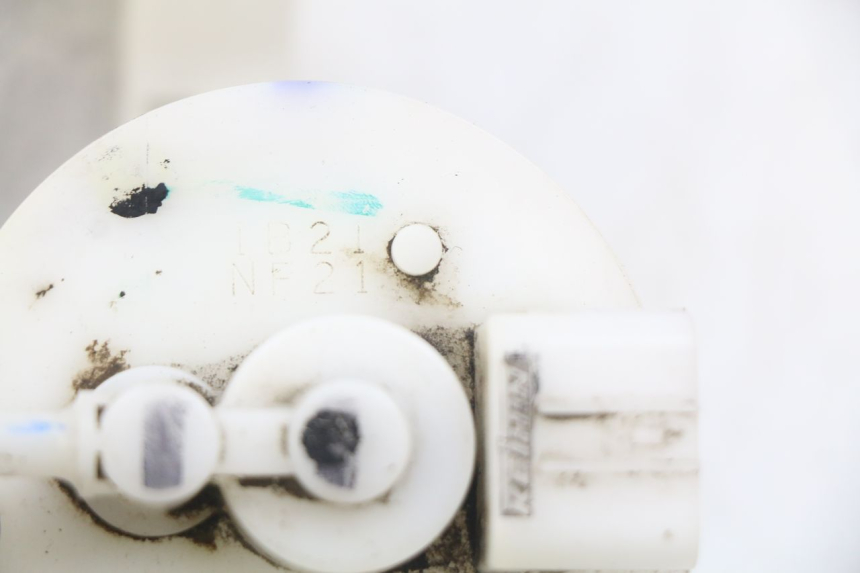 photo de POMPE A ESSENCE PIAGGIO ZIP 4T 50 (2018 - 2020) - Autre angle de vue