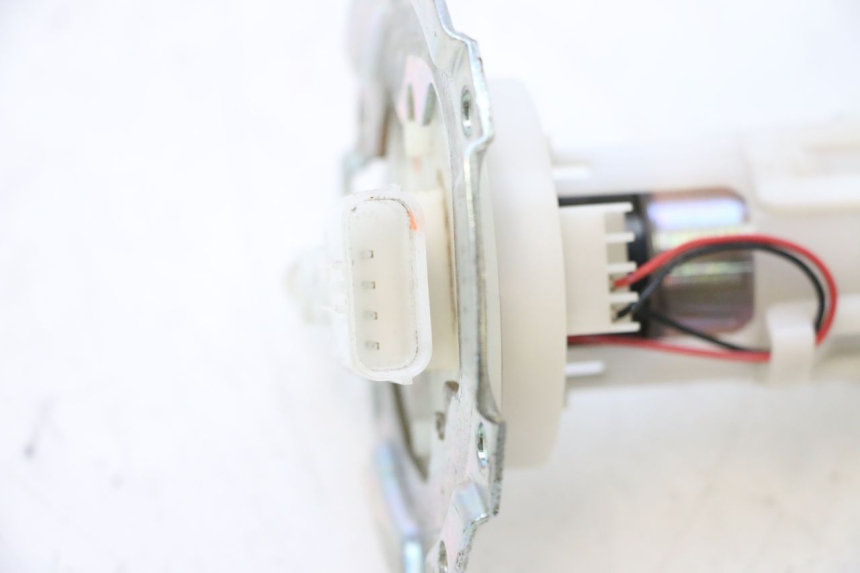 photo de POMPE A ESSENCE PIAGGIO ZIP 4T 50 (2018 - 2020) - Autre angle de vue