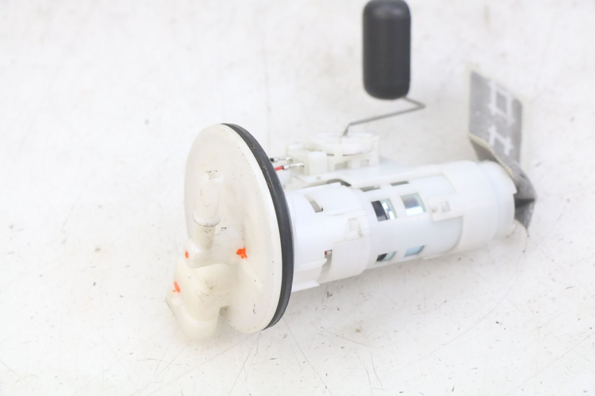 photo de POMPE A ESSENCE UNIVERSAL BIKE ZN50QT-11B 50 (2018 - 2021) - Autre angle de vue