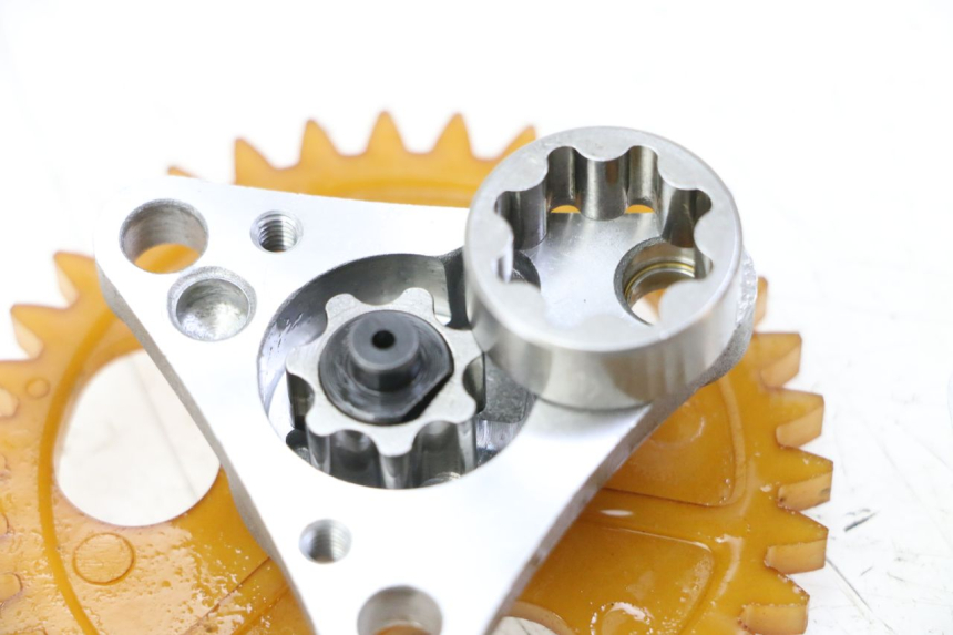 photo de POMPE A HUILE KYMCO AGILITY 4T 50 (2018 - 2022) - Autre angle de vue