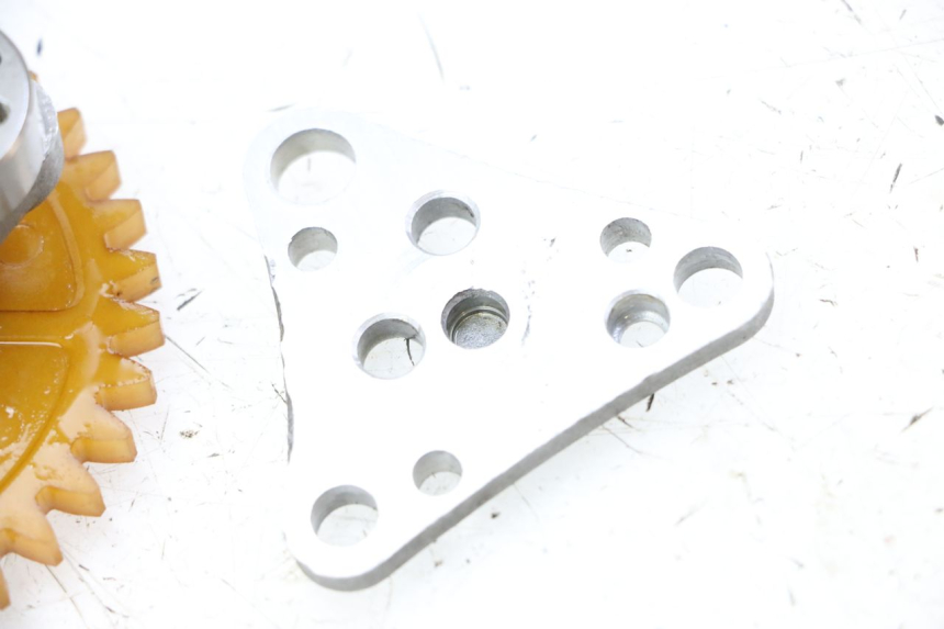 photo de POMPE A HUILE KYMCO AGILITY 4T 50 (2018 - 2022) - Gros plan technique