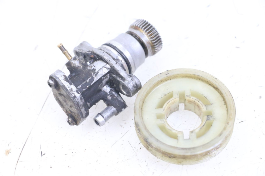 photo de POMPE A HUILE MBK BOOSTER SPIRIT 50 (1999 - 2003) - Autre angle de vue